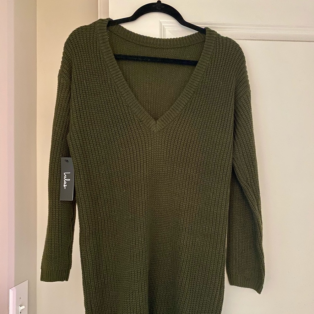Lulu’s green sweater dress